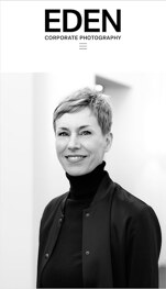 「Portfolioboxウェブサイトビルダーを使用して作成されたサンプルサイトのスクリーンショット。」